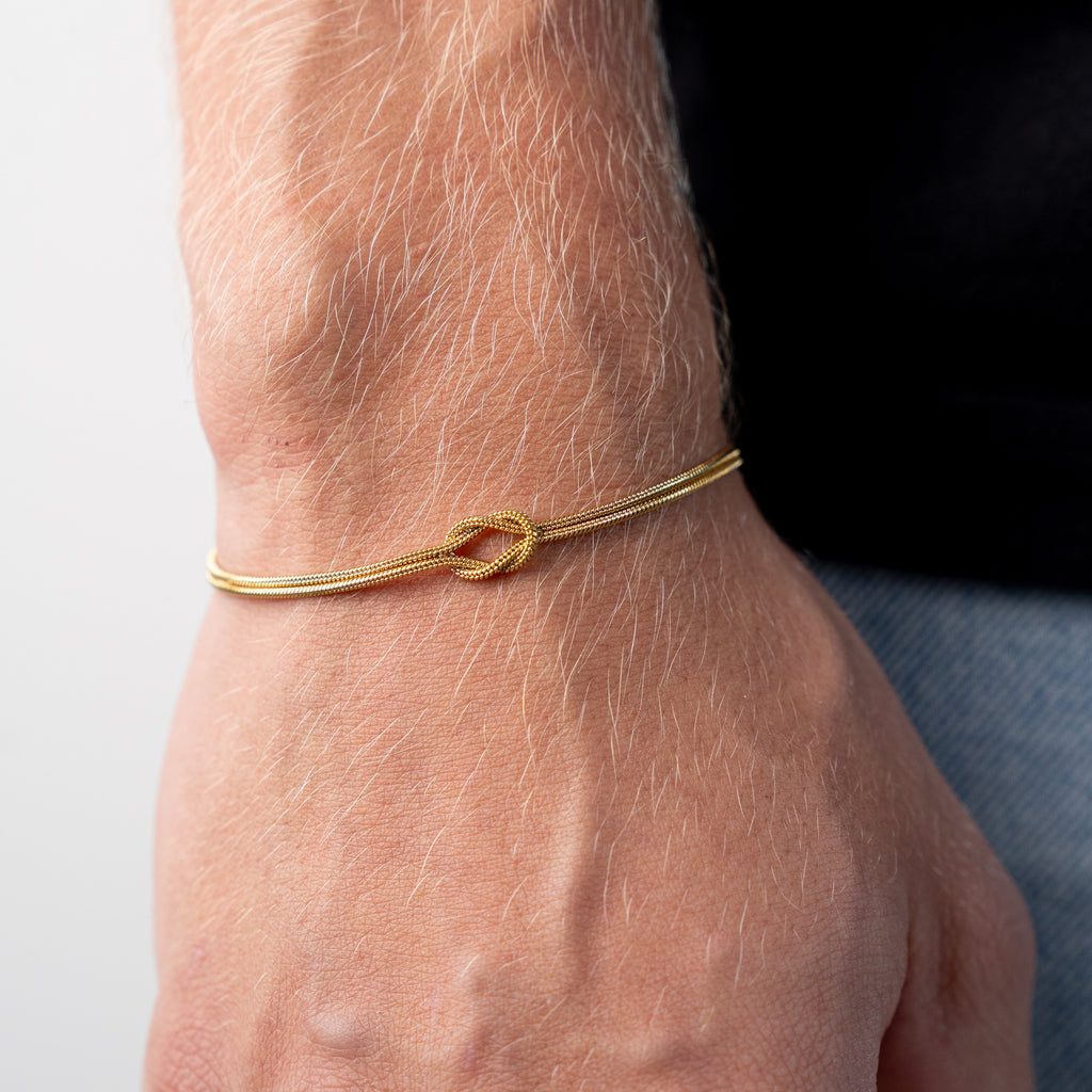 Forever Knot Bracelet – Meaningful Gift for Couples, Best Friends & Family