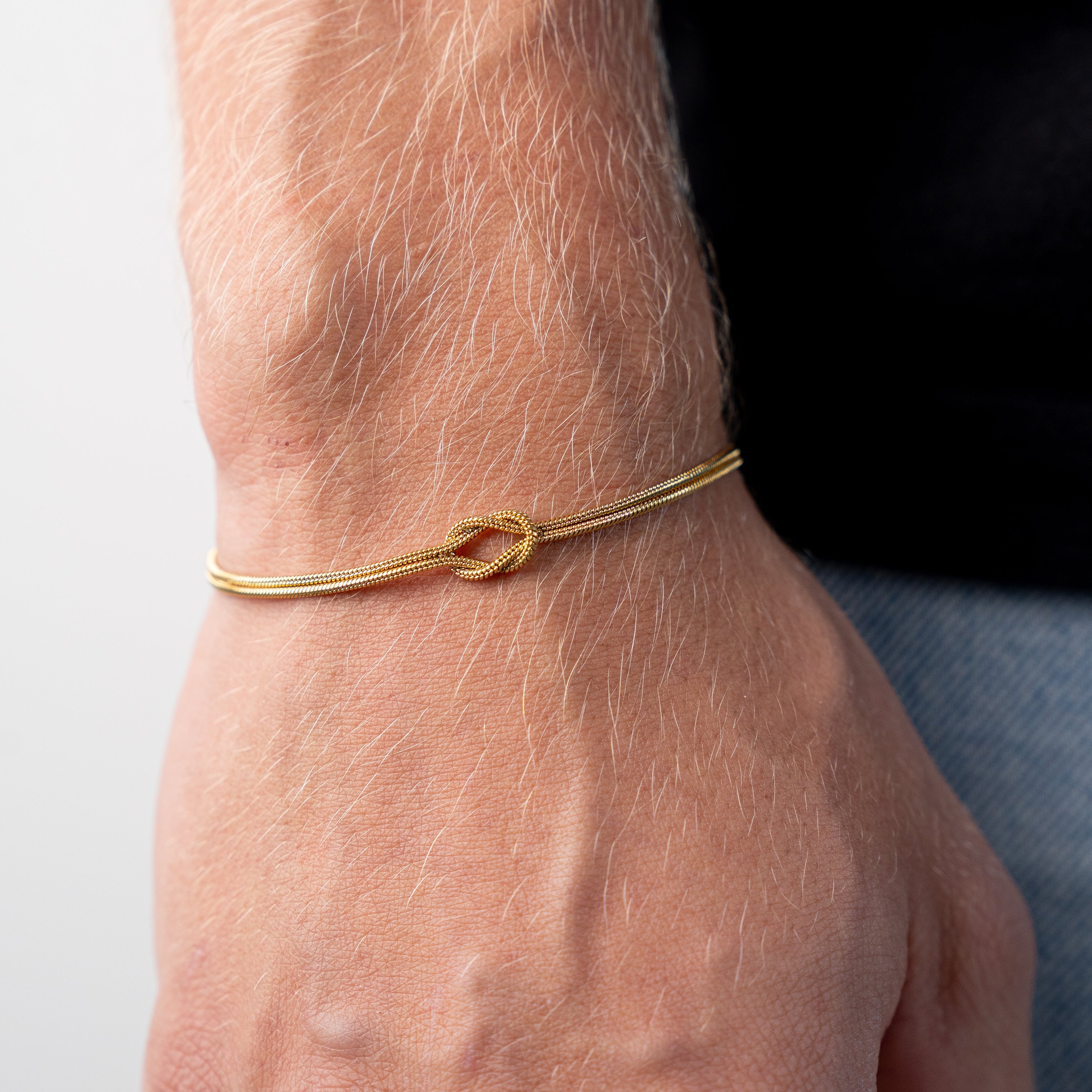Forever Knot Bracelet – Meaningful Gift for Couples, Best Friends & Family